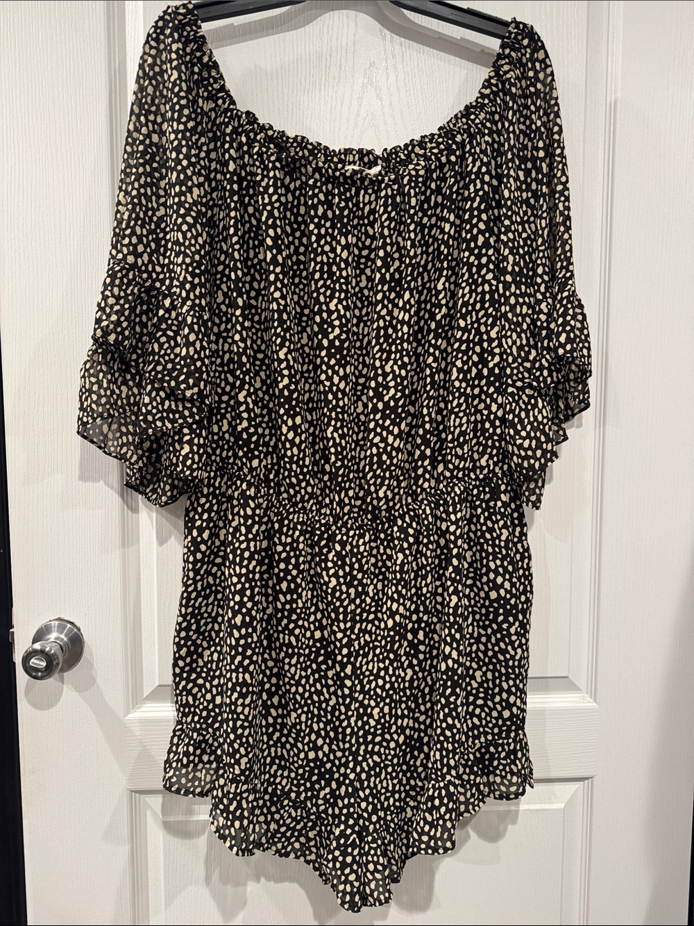 Ee:some Boutique 1X NWT Black Tan Animal Print Romper Flutter Sleeve